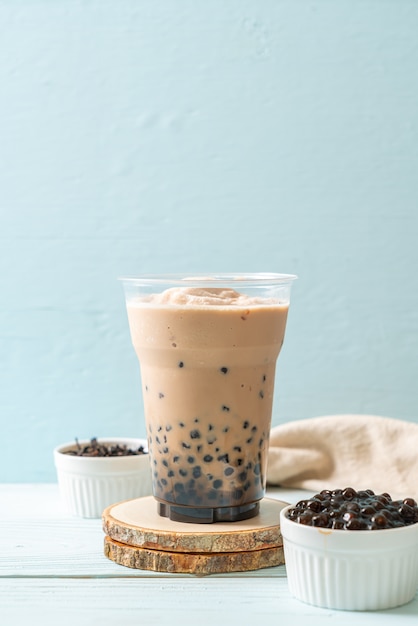 Premium Photo | Taiwan milk tea with bubbles. popular asian drink