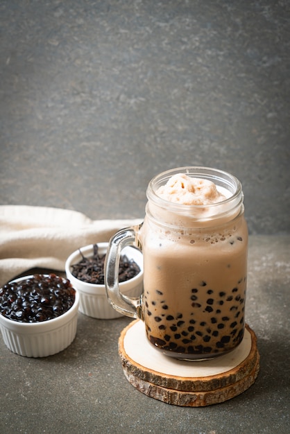 Premium Photo | Taiwan milk tea with bubbles