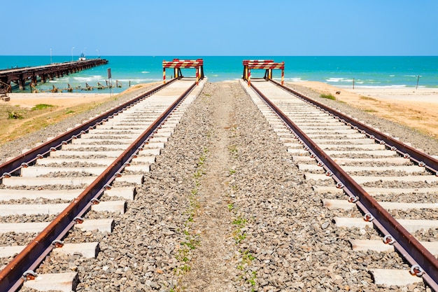 Premium Photo | Talaimannar Railroad, Sri Lanka