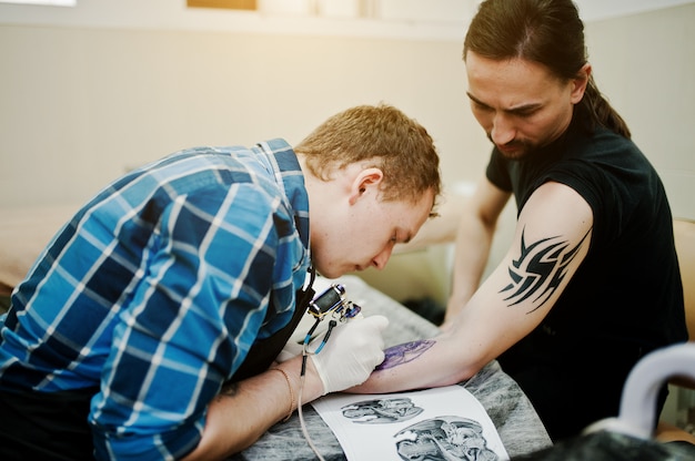 Tattoo rocker SAMMY HAGAR'S