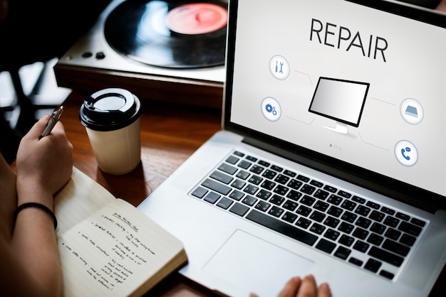 Technology technical assistance repair concept Free Photo