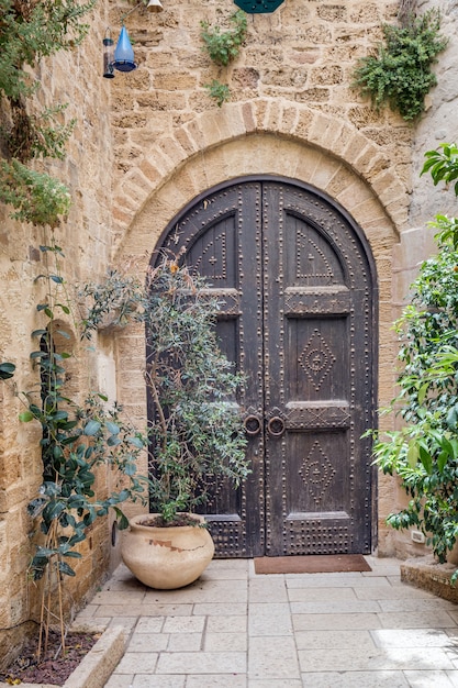 Premium Photo | Tel aviv old door