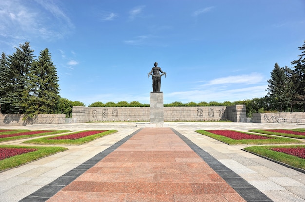 Мемориал пискаревское кладбище фото