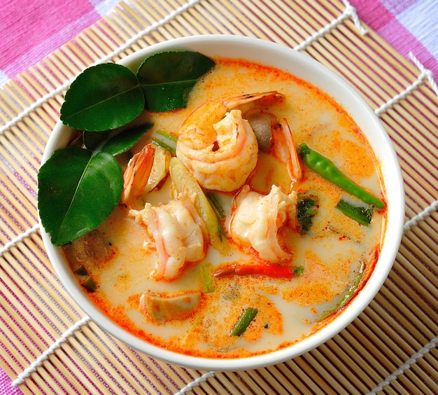 Premium Photo | Tom yam kung (thai cuisine)