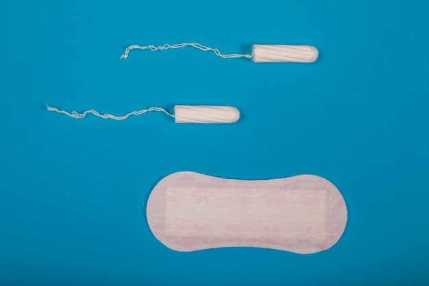 Free Photo | Top view tampons with sanitary towel