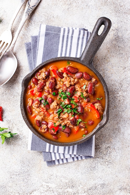 Premium Photo | Traditional mexican dish chili con carne