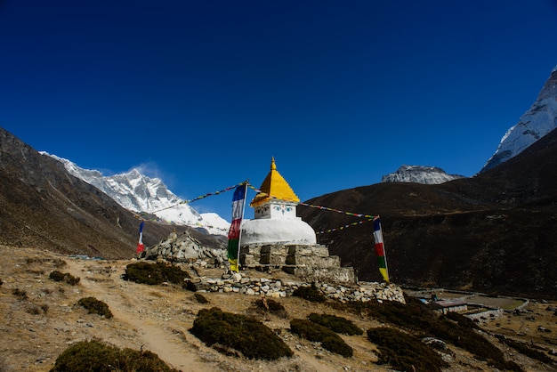 Premium Photo | Trekking in nepal, himalayas