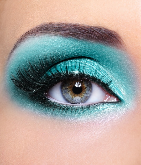 Free Photo | Turquoise glamour make-up of woman eye - macro shot