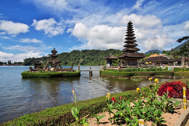 Ulun Danu Bratan Temple On Bali Indonesia Premium Photo