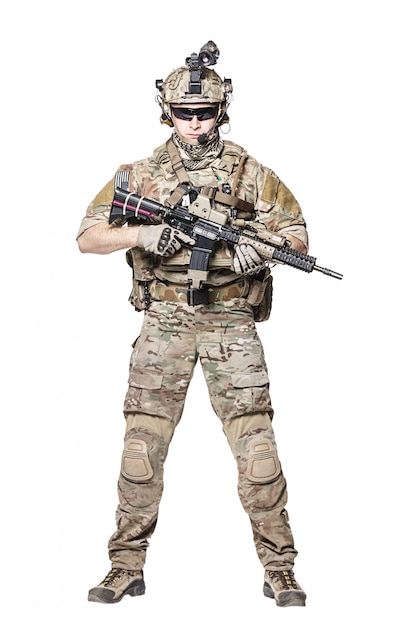 Premium Photo | Us army ranger with weapon
