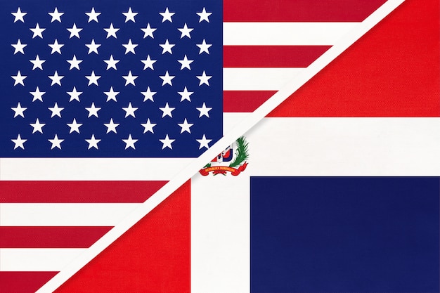 アメリカvsドミニカ共和国国旗 二国間の関係 プレミアム写真