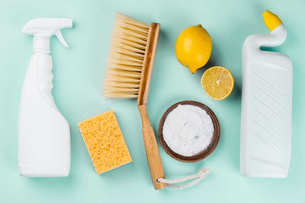 Free Photo | Using lemons for organic cleaning house products