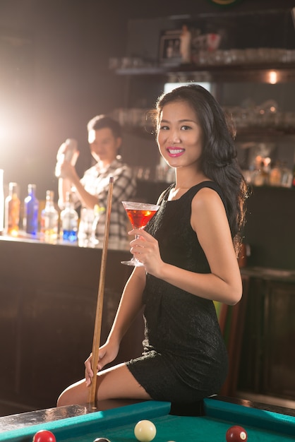 Premium Photo Vietnamese Lady In The Bar