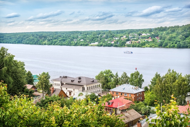 Плеск город на волге