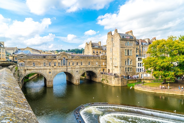 Premium Photo View Of The Pulteney Bridge River Avon In Bath England