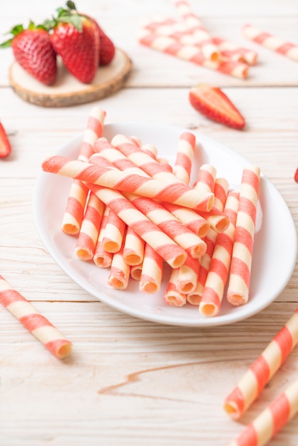 Premium Photo Wafer Roll Stick With Strawberry Cream 9226