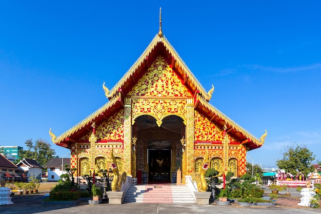 Premium Photo | Wat jed yod, beautiful old temple in northern thailand ...