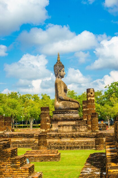 Premium Photo Wat Si Sawai Temple In The Sukhotai Historical Park