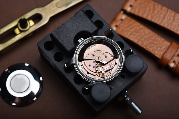 vintage mechanical watch repair