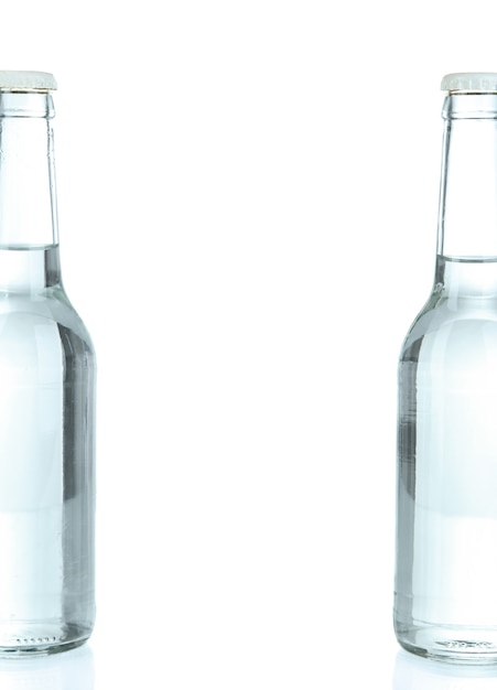 Бутылка на белом фоне для фотошопа
