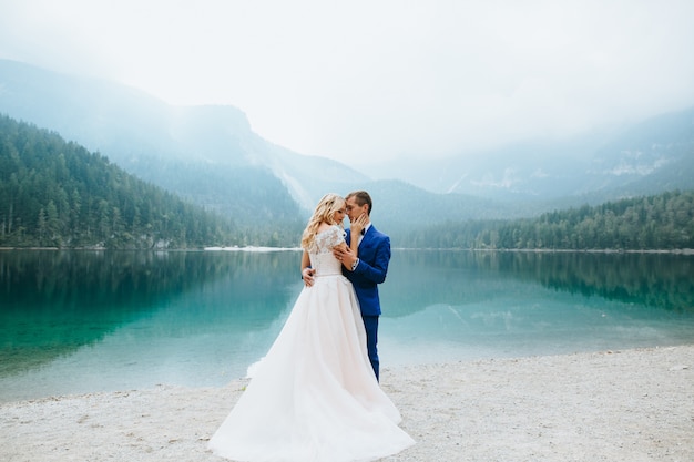 Premium Photo | Wedding couple in lake di garda happy