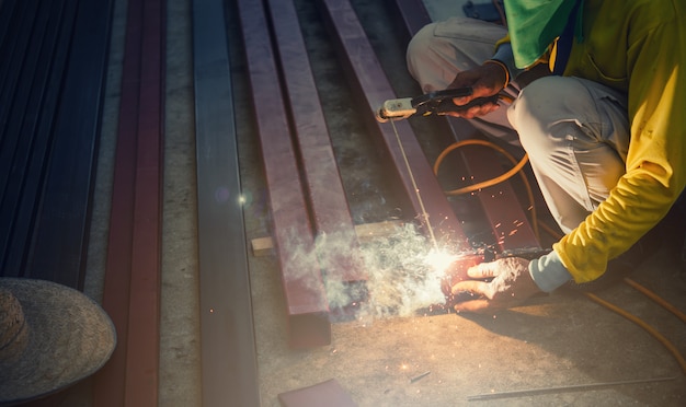 Welding steel with electricity Premium Photo