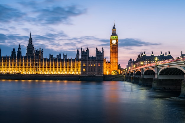 Premium Photo | Westminster abbey and big ben at night, london, uk