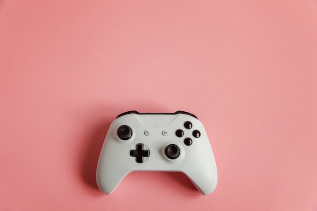 تعلم برمجة الألعاب بإستخدام Unity White-joystick-pink_80942-46