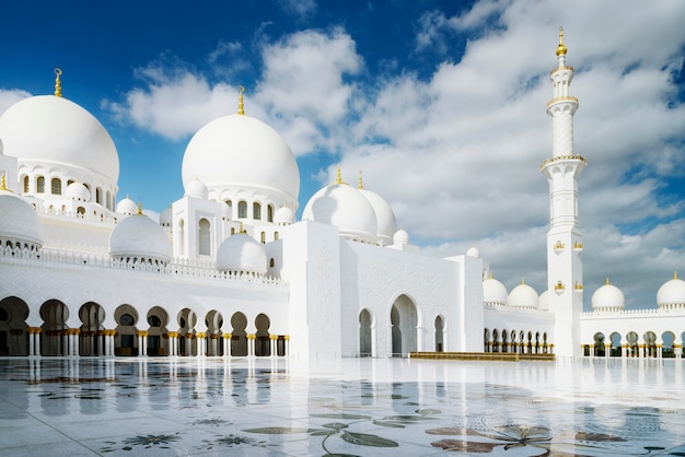 White mosque | Premium Photo