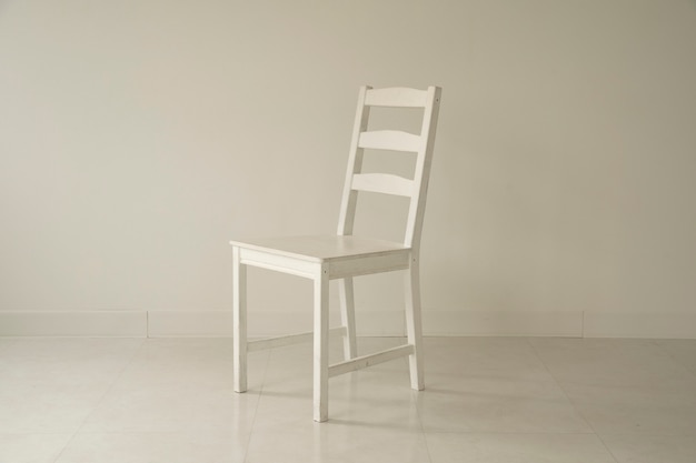 白い部屋と白い椅子 プレミアム写真