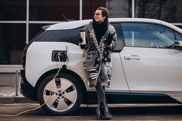 Electric Cars (Electric Vehicles or EV): 7 Benefits and A Bright Future
