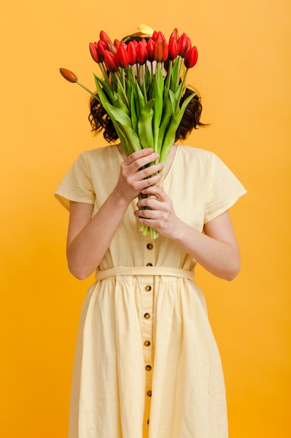 花で女性カバー顔 無料の写真