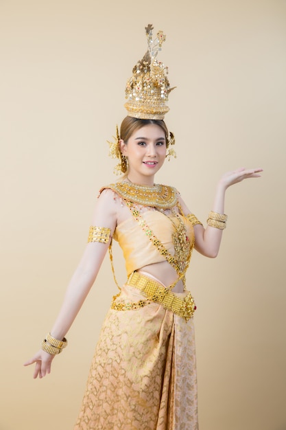 thai dress