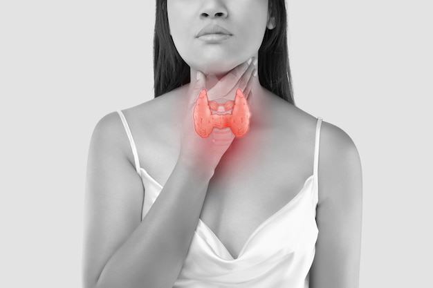 Women thyroid gland control. Premium Photo