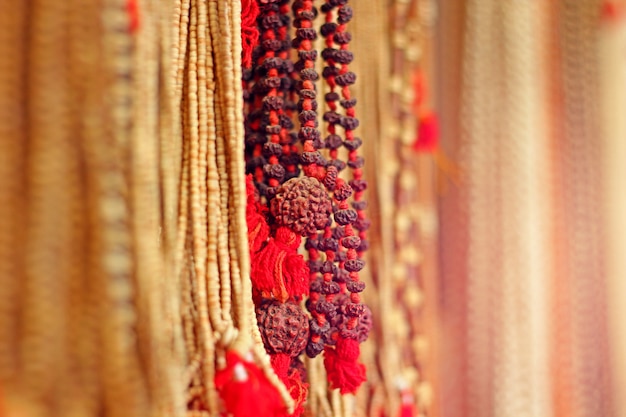 木製ネックレス | プレミアム写真