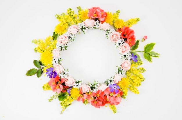 Wreath of flowers | Free Photo