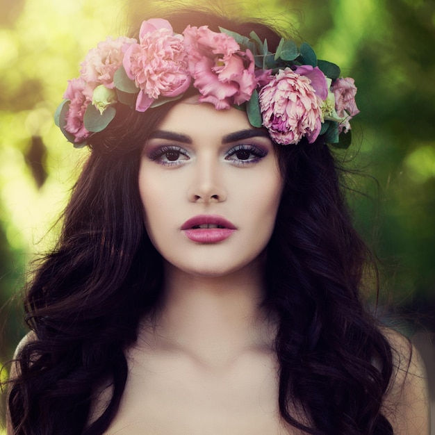 Premium Photo Young Beauty Beautiful Woman Fashion Model In Flowers Wreath Outdoors 5569