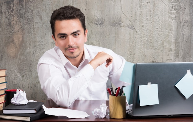 Free Photo Young Businessman Looking Camera With Happy Expression At The Office