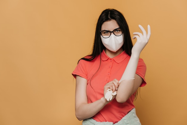 Premium Photo Young Girl In Surgical Mask And Glass