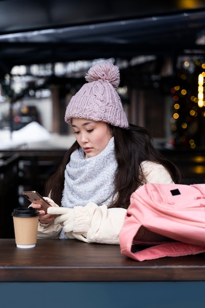 Free Photo | Young woman traveling trough the city