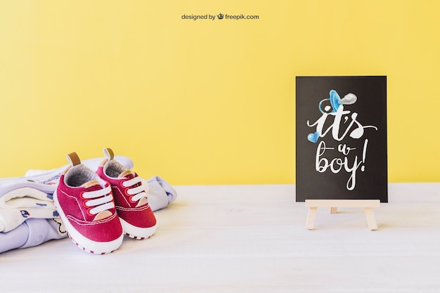 Download Free PSD | Baby boy mockup with board