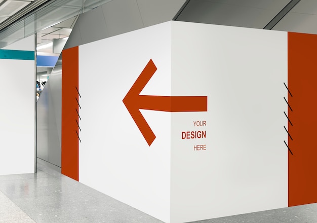 Download Free PSD | Blank exhibition wall mockup at a train station