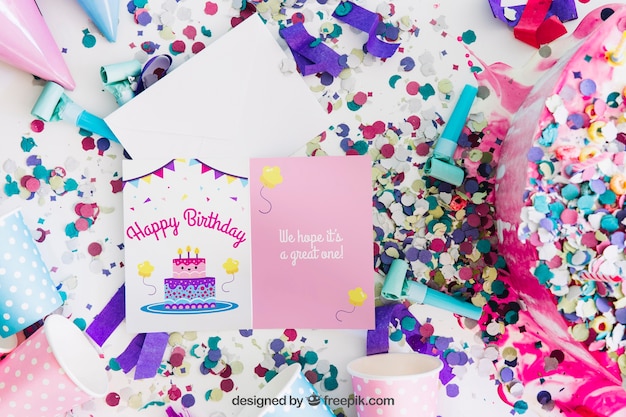 Download Free PSD | Card mockup with birthday design