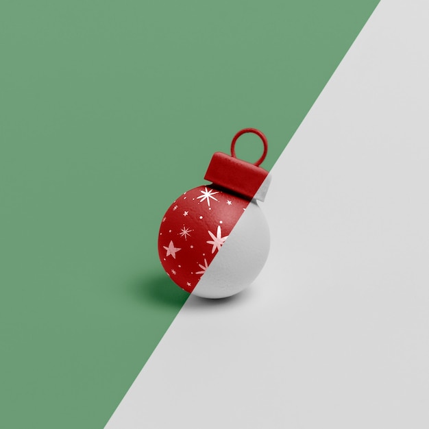 Free PSD | Christmas globe ornament mock-up