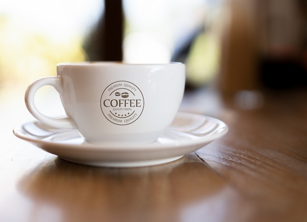 Download Free PSD | Coffee mug mockup on wooden table