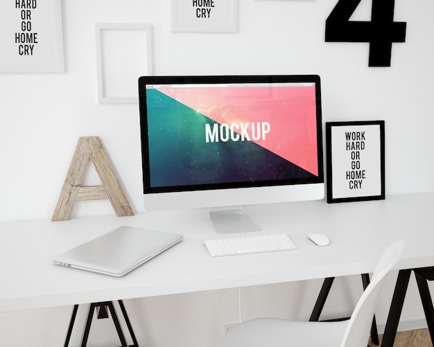 Download Free PSD | Computer on white desktop mock up