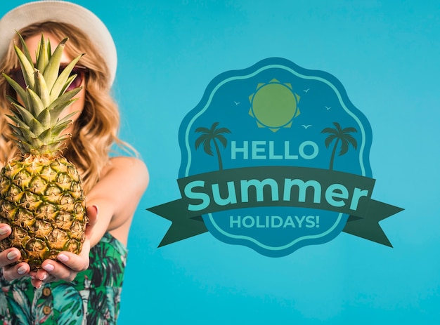 Copyspace mockup with summer concept next to attractive woman Free Psd