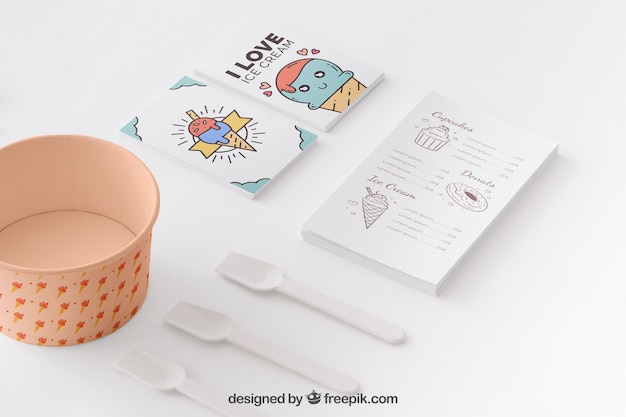 Download Free PSD | Creative ice cream mockup with stationery concept