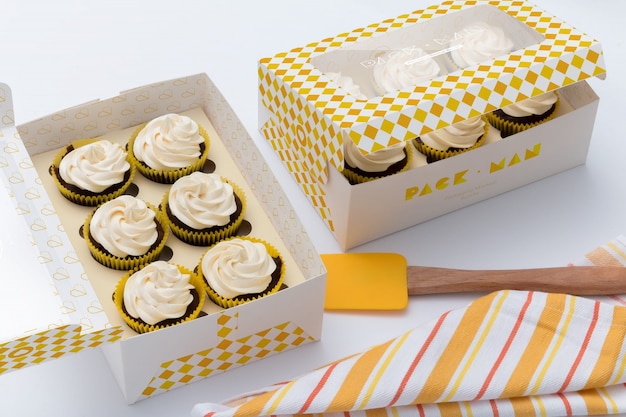 Download Premium PSD | Cupcake boxes mock up design