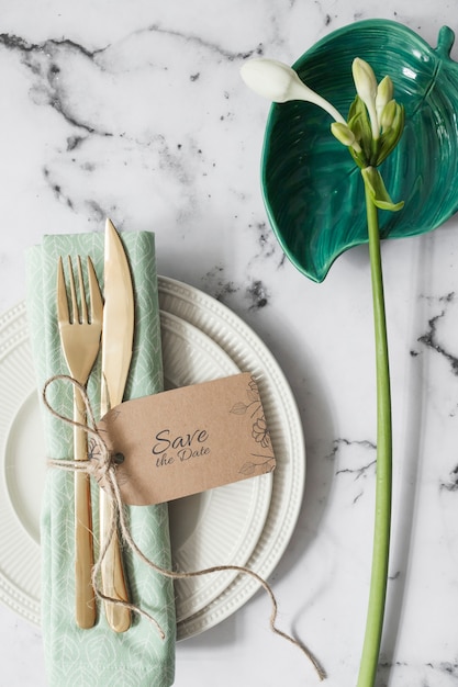 Free PSD | Cutlery mockup with save the date concept